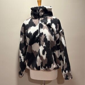 Eddie Bauer Black and White Patterned Hoodie